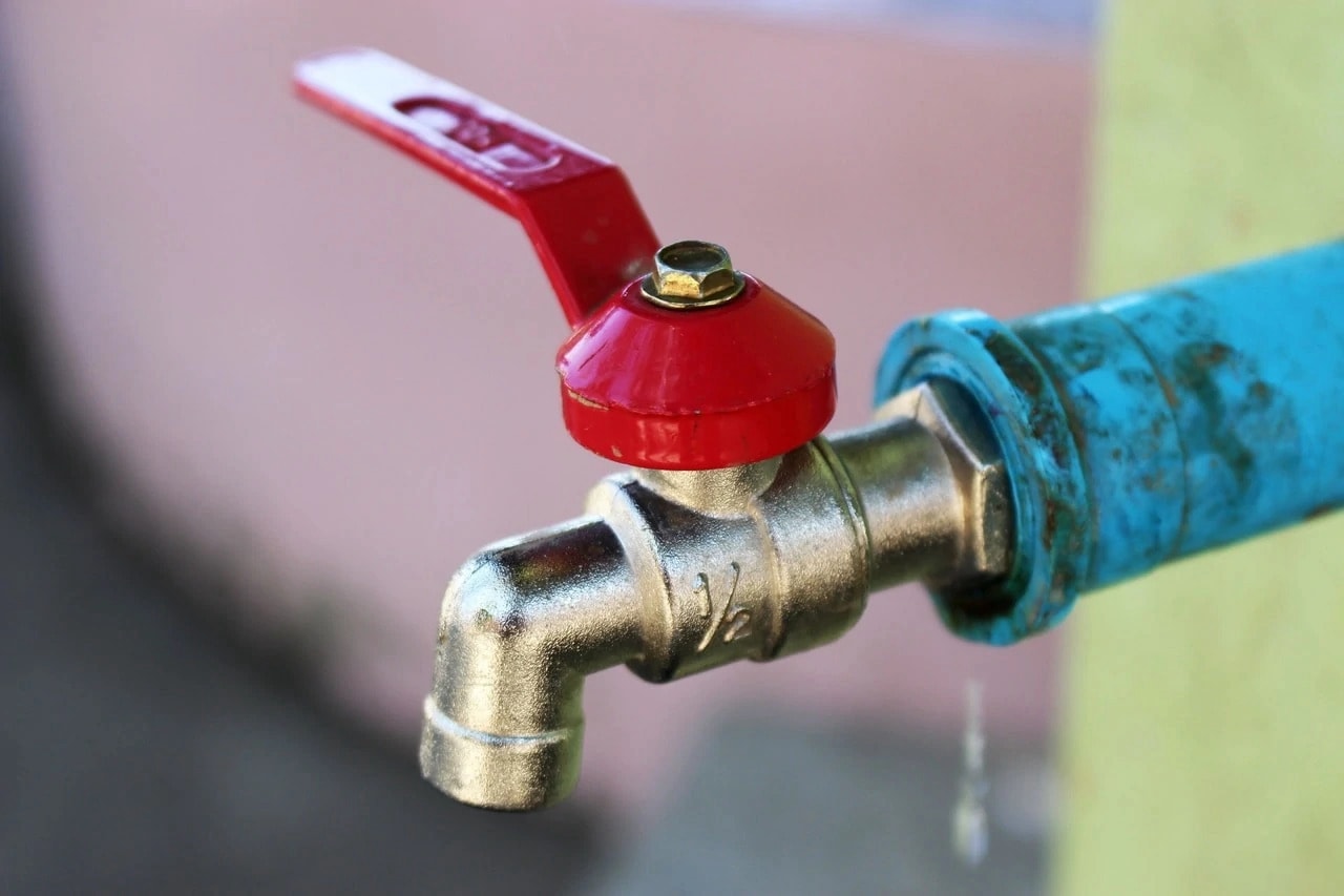common plumbing problems dripping faucet