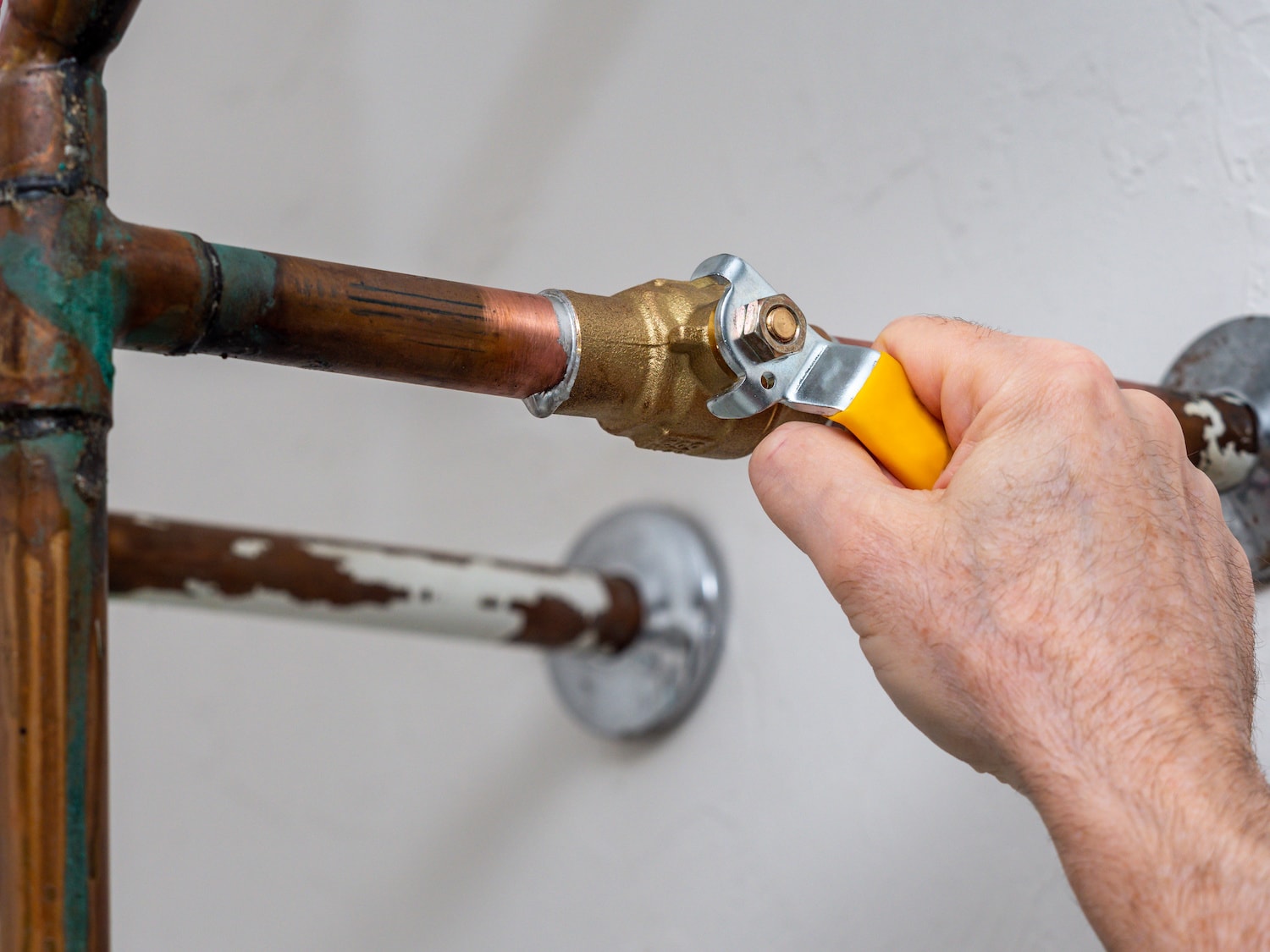 prepare your house for winter vacation shut off valve